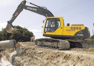 Excavatoare pe șenile Volvo EC210B
