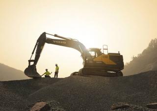 Excavatoare pe șenile Volvo EC300ERL