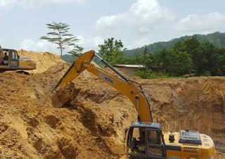 Excavatoare pe șenile XCMG XE235C 