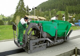 Finisoare de asfalt pe șenile Vögele Super 800i