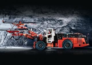 Foreză orizontală dirijată Sandvik DD422iE