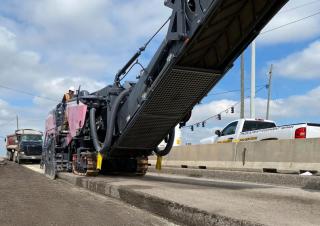 Freze de asfalt Wirtgen W 220 Fi