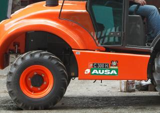 Încărcătoare cu furcă pentru teren accidentat Ausa C 300 H