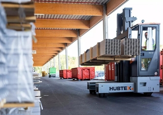 Stivuitoare cu încărcare laterală Încărcătoare laterale electrice Hubtex Phoenix