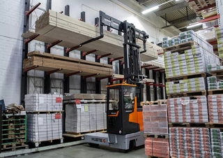 Stivuitoare cu încărcare laterală Încărcătoare laterale electrice Hubtex Phoenix