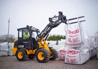 Încărcătoare pe roți JCB 403