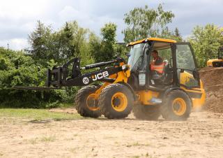 Încărcătoare pe roți JCB 409
