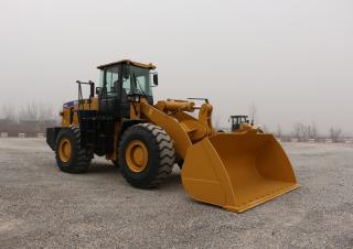 Încărcătoare pe roți SEM 660D