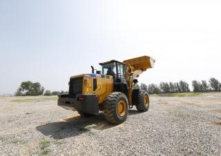 Încărcătoare pe roți SEM 668D