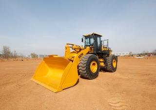 Încărcătoare pe roți SEM 676D 