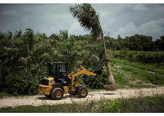 Încărcătoare pe roți Caterpillar 903D