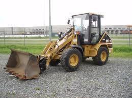 Încărcătoare pe roți Caterpillar 906