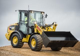 Încărcătoare pe roți Caterpillar 906M