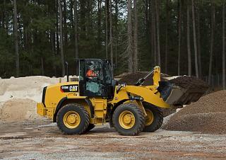 Încărcătoare pe roți Caterpillar 918M