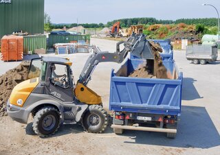 Încărcătoare pe roți Mecalac AS700