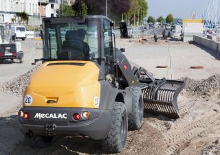 Încărcătoare pe roți Mecalac AS900