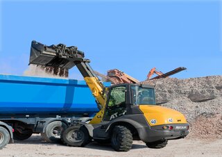 Încărcătoare pe roți Mecalac AT900
