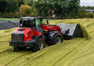 Încărcătoare (pe roți, cu cupă sau furci) Schäffer 9640 T-3 