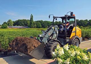 Încărcătoare pe roți Giant G5000