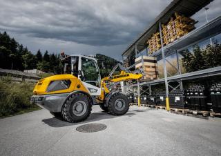 Încărcătoare pe roți Liebherr L 504 Compact