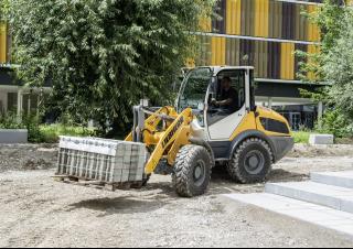 Încărcătoare pe roți Liebherr L 506 Compact