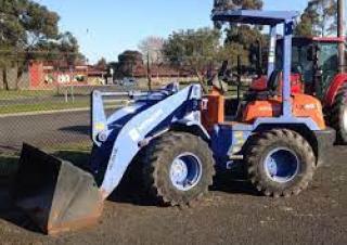 Încărcătoare pe roți Hitachi LX 40