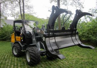 Încărcătoare pe roți Giant V 5003 T