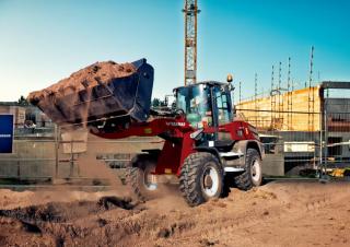 Încărcătoare pe roți Yanmar V100