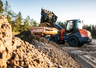 Încărcătoare pe roți Hitachi ZW75-6