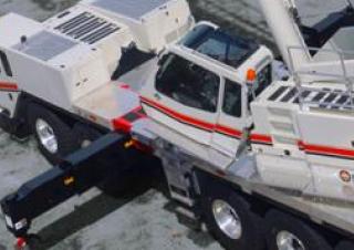 Macarale all-terrain Link-Belt ATC-3210