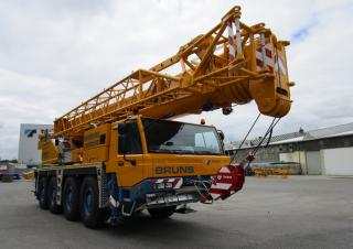 Macarale all-terrain Tadano ATF70G-4 