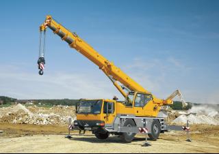 Macarale all-terrain Liebherr LTM 1030-2.1 