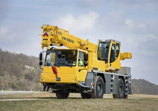 Macarale all-terrain Liebherr LTM 1030-2.1 
