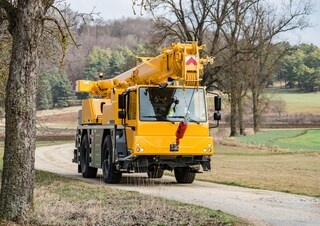Macarale all-terrain Liebherr LTM 1030-2.1 