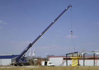 Macarale all-terrain Liebherr LTM 1030-2.1 