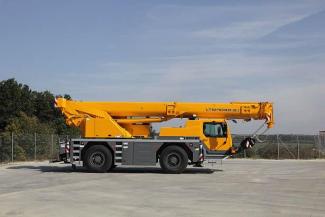 Macarale all-terrain Liebherr LTM 1040-2.1 