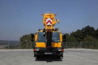 Macarale all-terrain Liebherr LTM 1040-2.1 