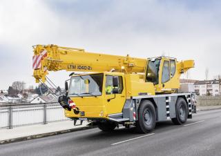 Macarale all-terrain Liebherr LTM 1040-2.1 