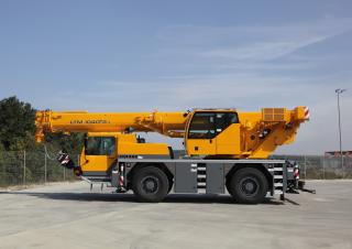 Macarale all-terrain Liebherr LTM 1040-2.1 