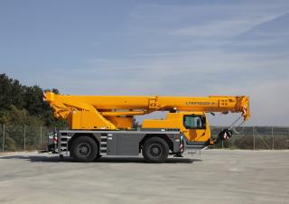 Macarale all-terrain Liebherr LTM 1040-2.1 