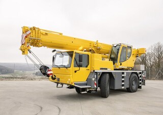 Macarale all-terrain Liebherr LTM 1040-2.1 