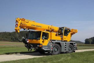 Macarale all-terrain Liebherr LTM 1040-2.1 
