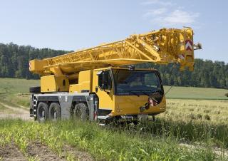Macarale all-terrain Liebherr LTM 1050-3.1 