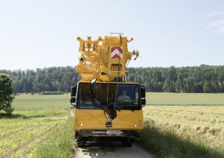Macarale all-terrain Liebherr LTM 1050-3.1 