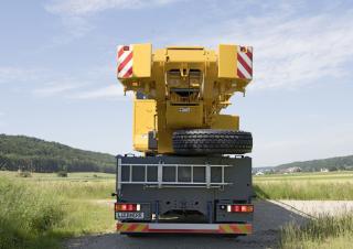 Macarale all-terrain Liebherr LTM 1050-3.1 