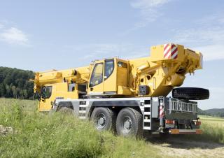 Macarale all-terrain Liebherr LTM 1050-3.1 
