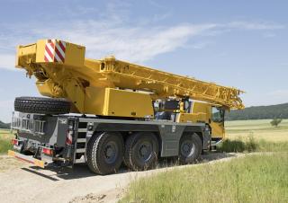Macarale all-terrain Liebherr LTM 1050-3.1 