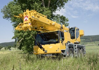 Macarale all-terrain Liebherr LTM 1050-3.1 