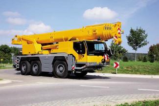 Macarale all-terrain Liebherr LTM 1055-3.2