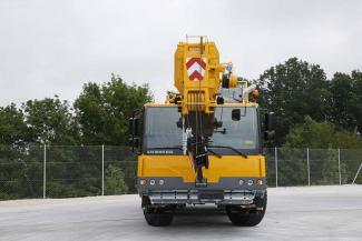 Macarale all-terrain Liebherr LTM 1055-3.2